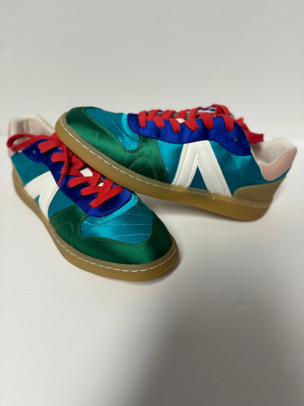 Mia Vesta Sneaker
