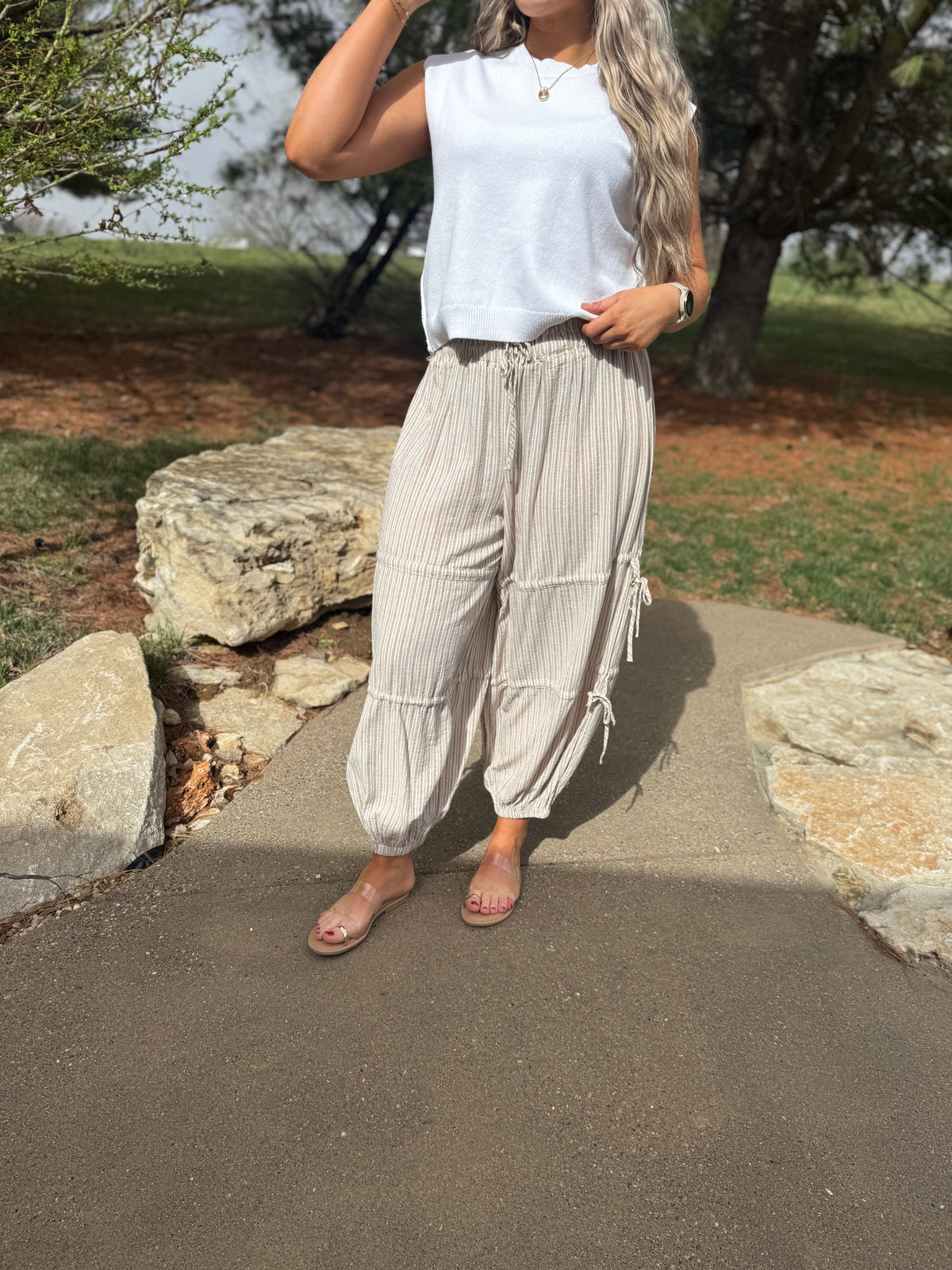 White Side Detail Sleeveless Sweater