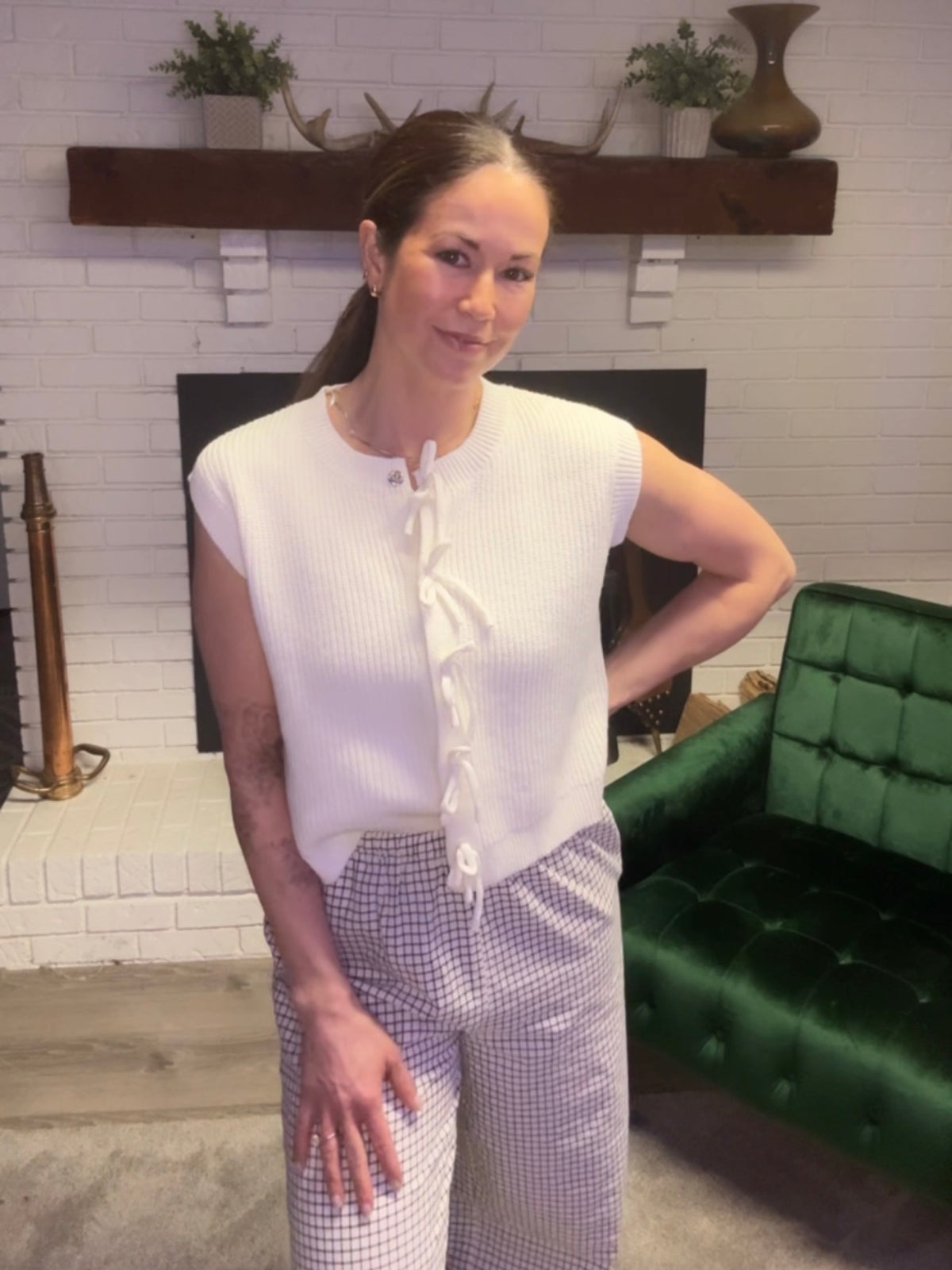 White Bow & Button Detail Sweater Vest