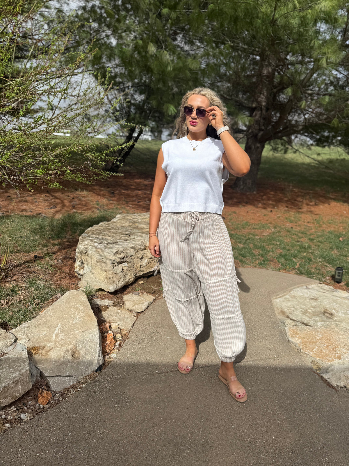 White Side Detail Sleeveless Sweater
