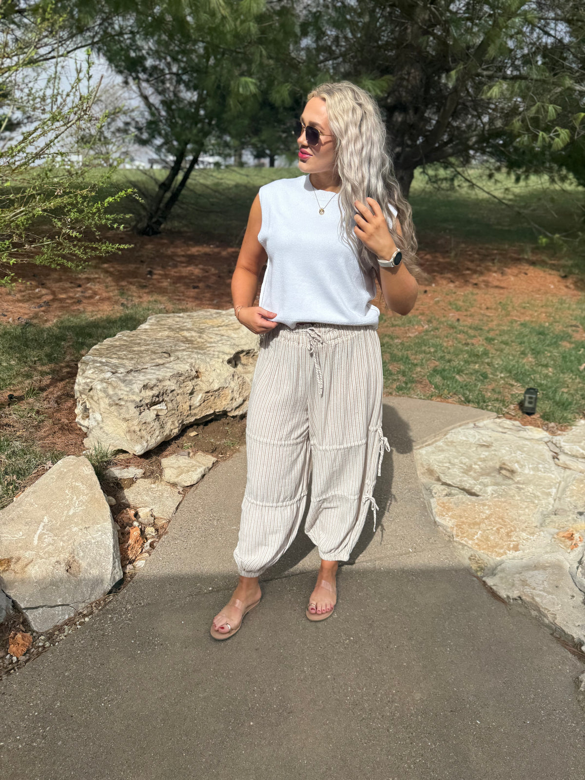 White Side Detail Sleeveless Sweater