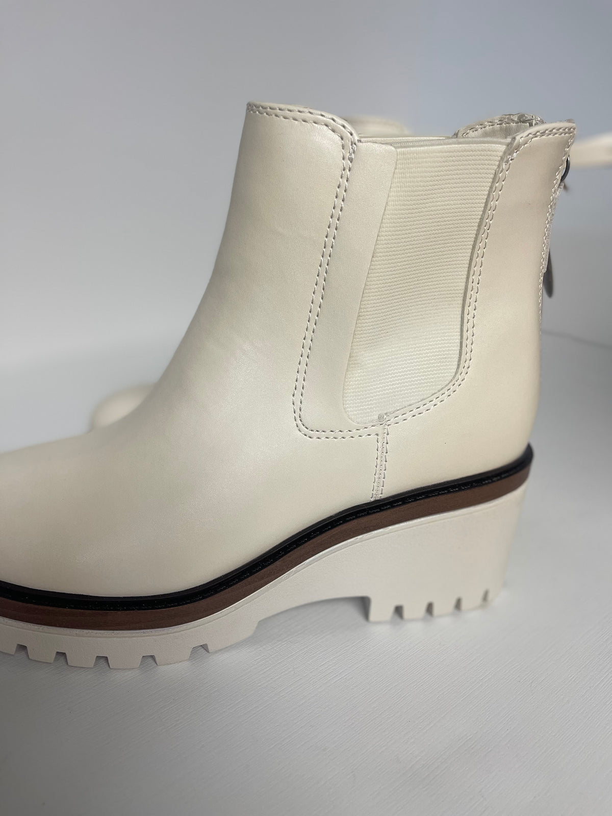 Sefi Ankle Boot in Bone