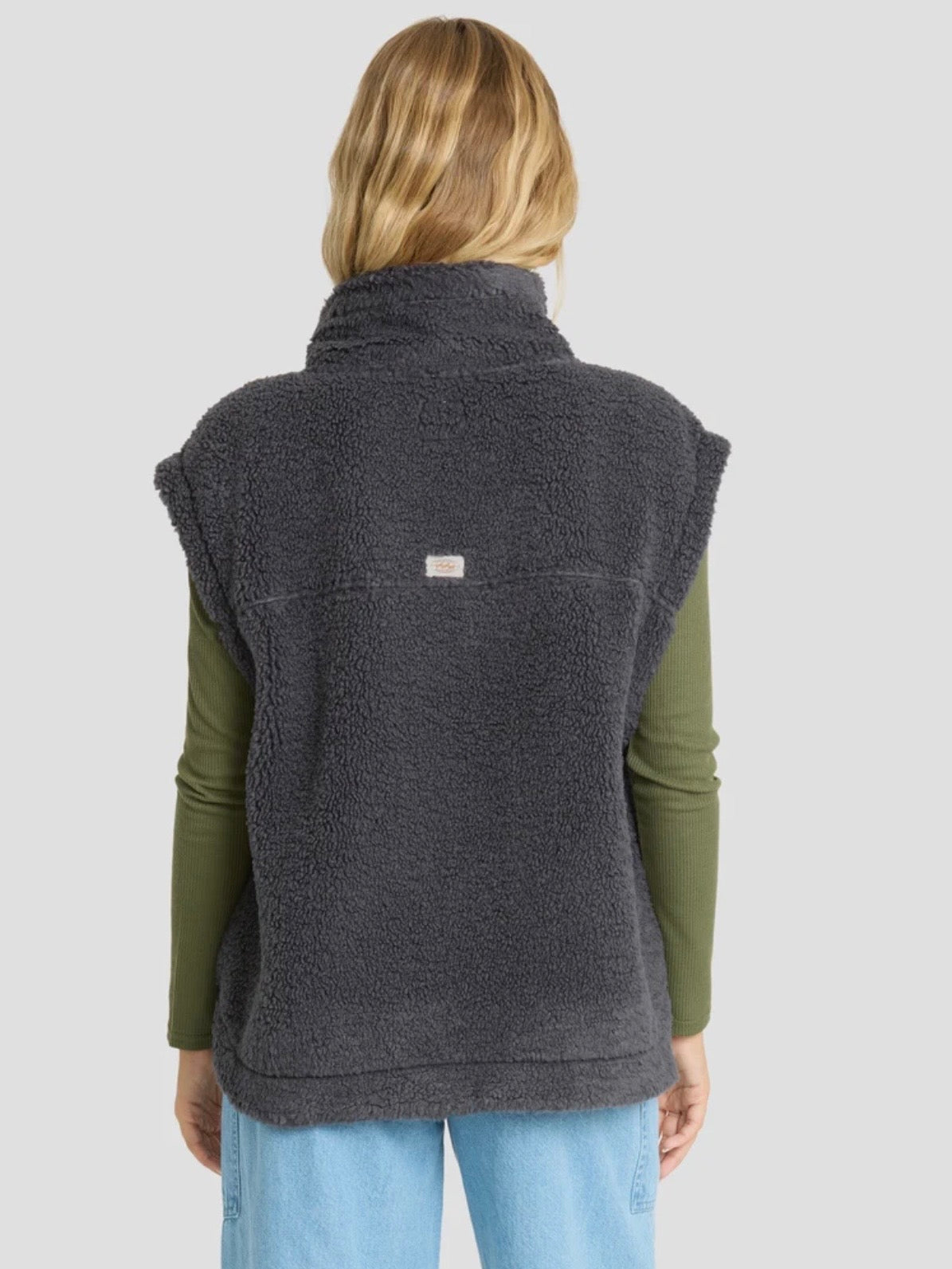 Billabong Waver Sherpa Vest in Black Sands