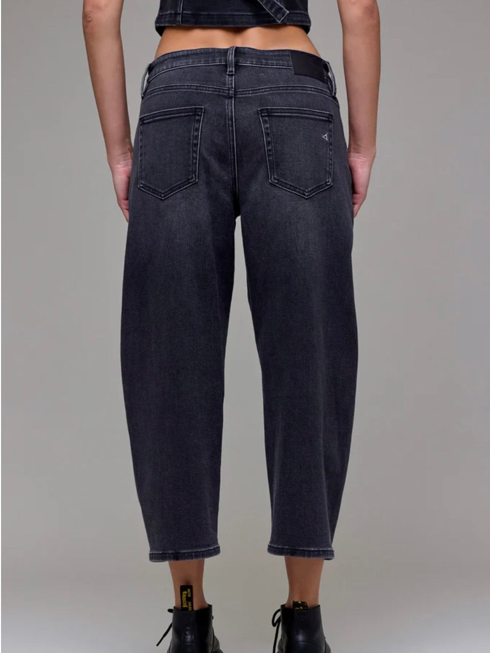 Sammie Medium Grey Stretch Cropped Barrel Jean