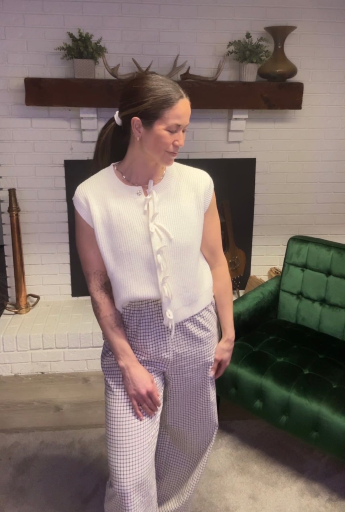 White Bow & Button Detail Sweater Vest