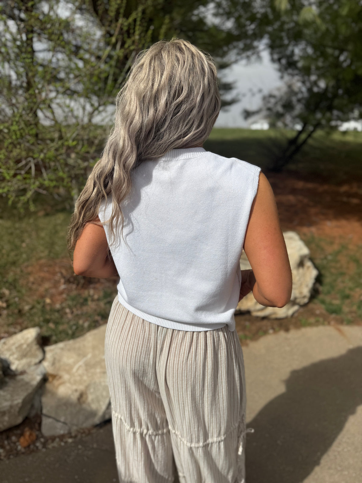 White Side Detail Sleeveless Sweater