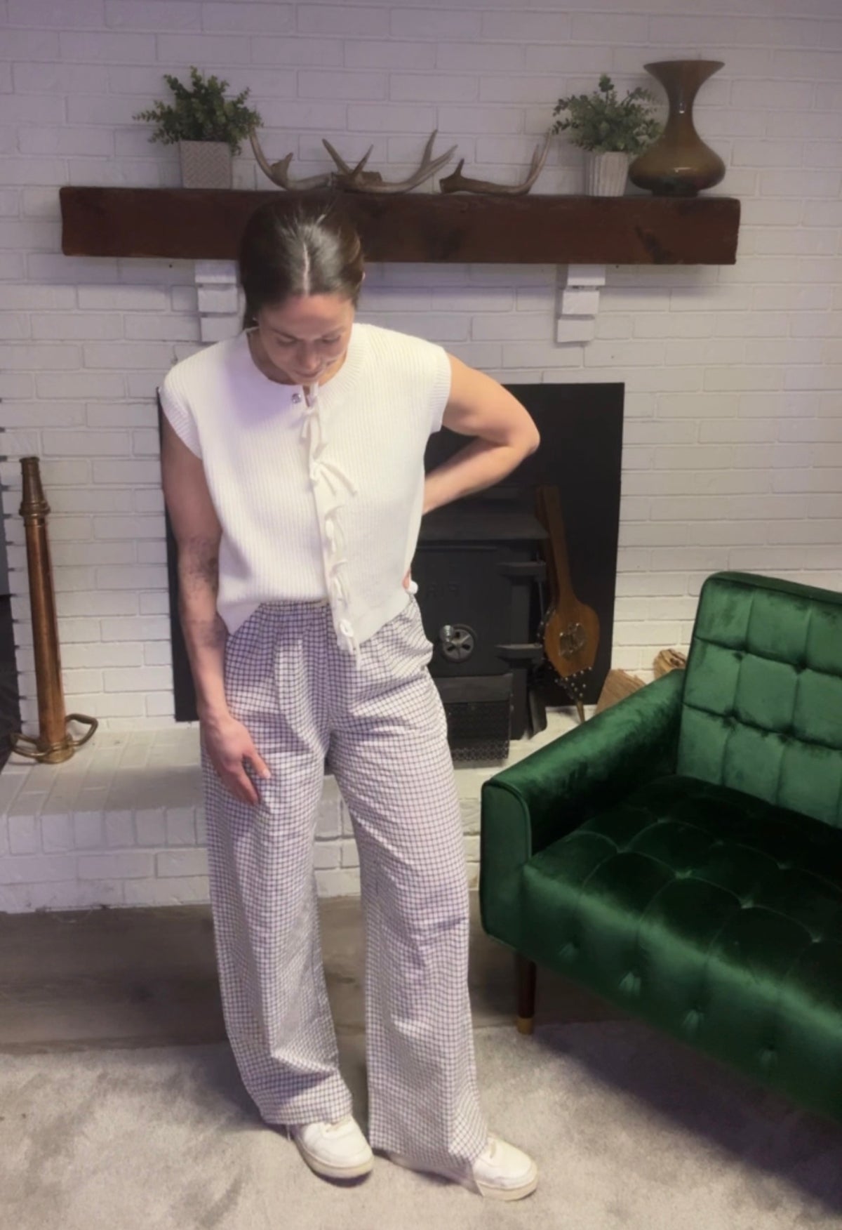 White Bow & Button Detail Sweater Vest