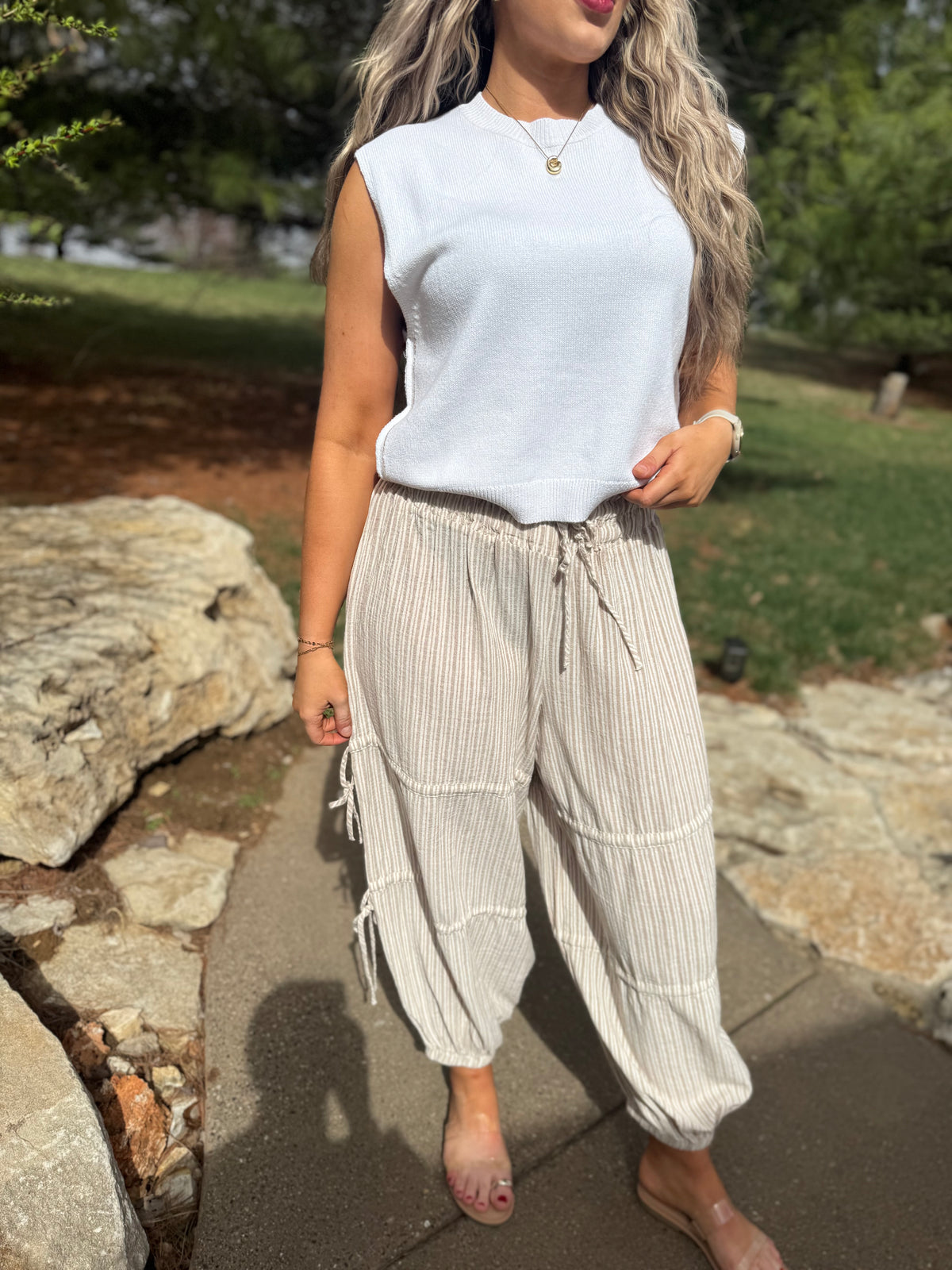 White Side Detail Sleeveless Sweater
