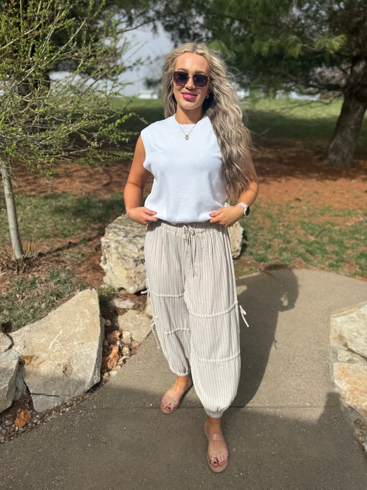 White Side Detail Sleeveless Sweater