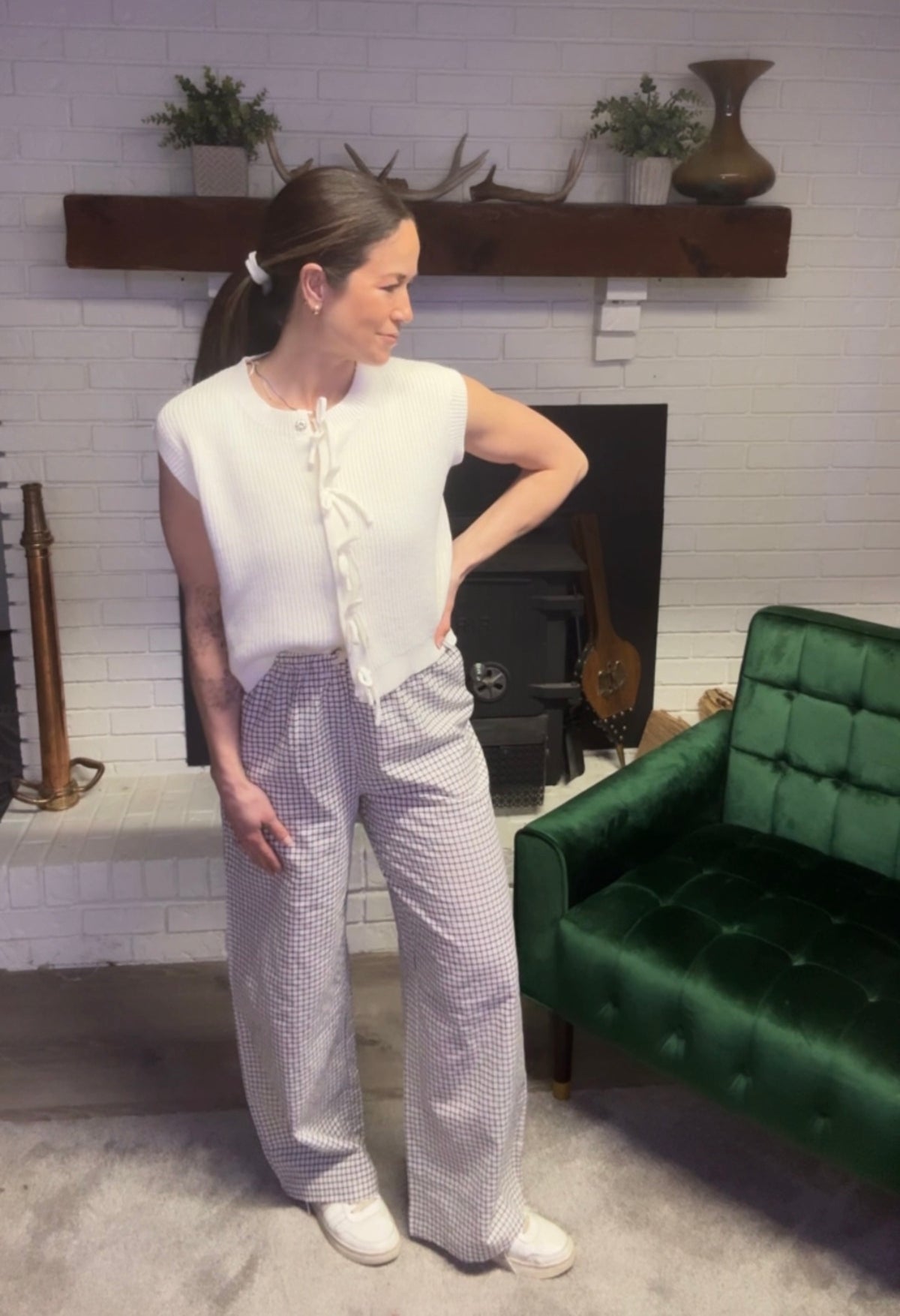 White Bow & Button Detail Sweater Vest