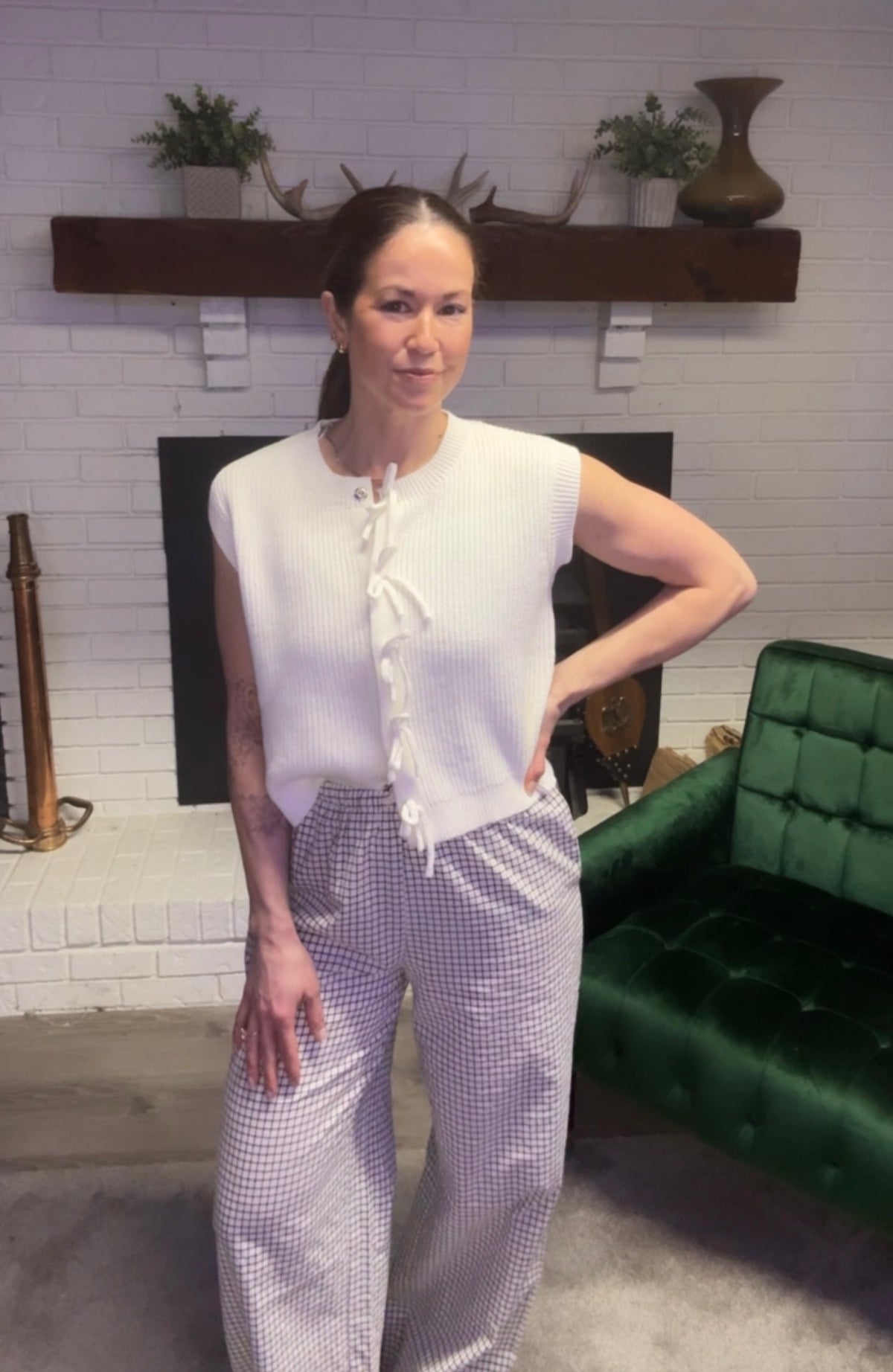 White Bow & Button Detail Sweater Vest