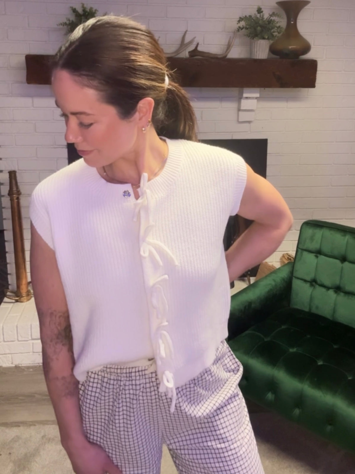 White Bow & Button Detail Sweater Vest