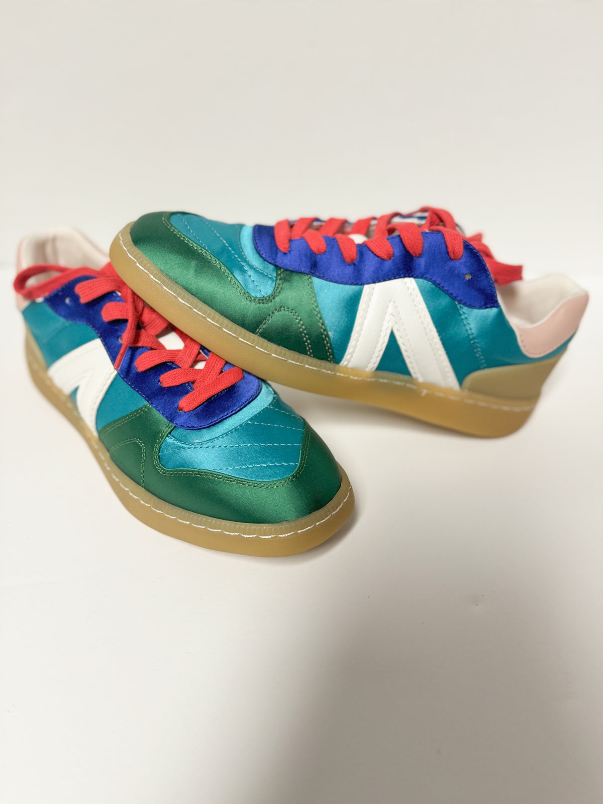 Mia Vesta Sneaker