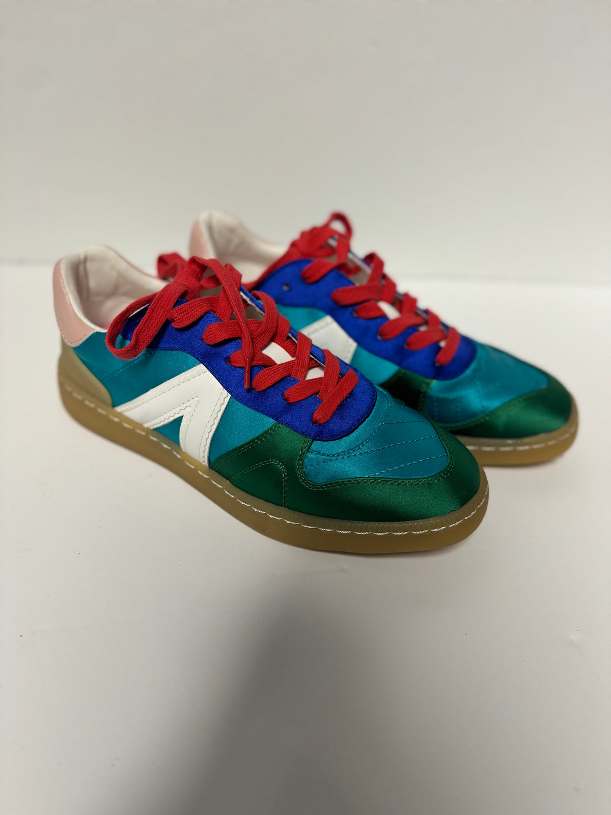 Mia Vesta Sneaker