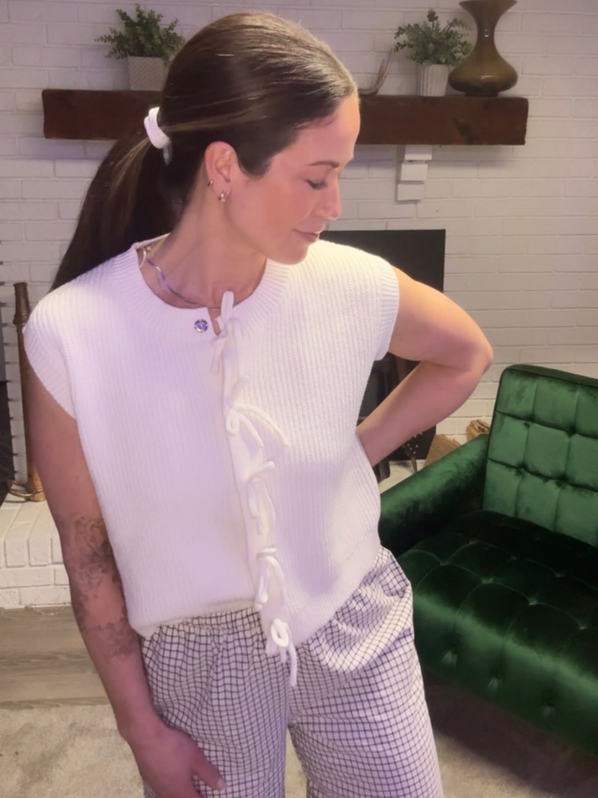 White Bow & Button Detail Sweater Vest