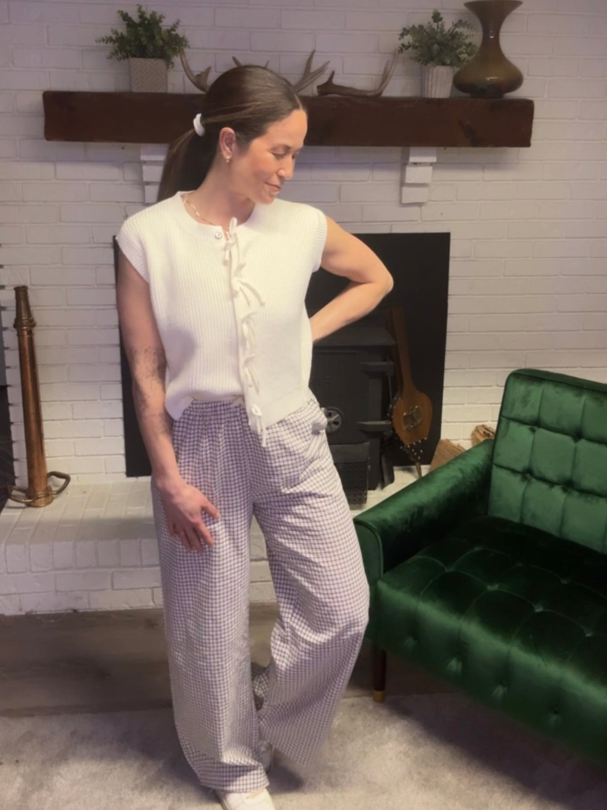 White Bow & Button Detail Sweater Vest