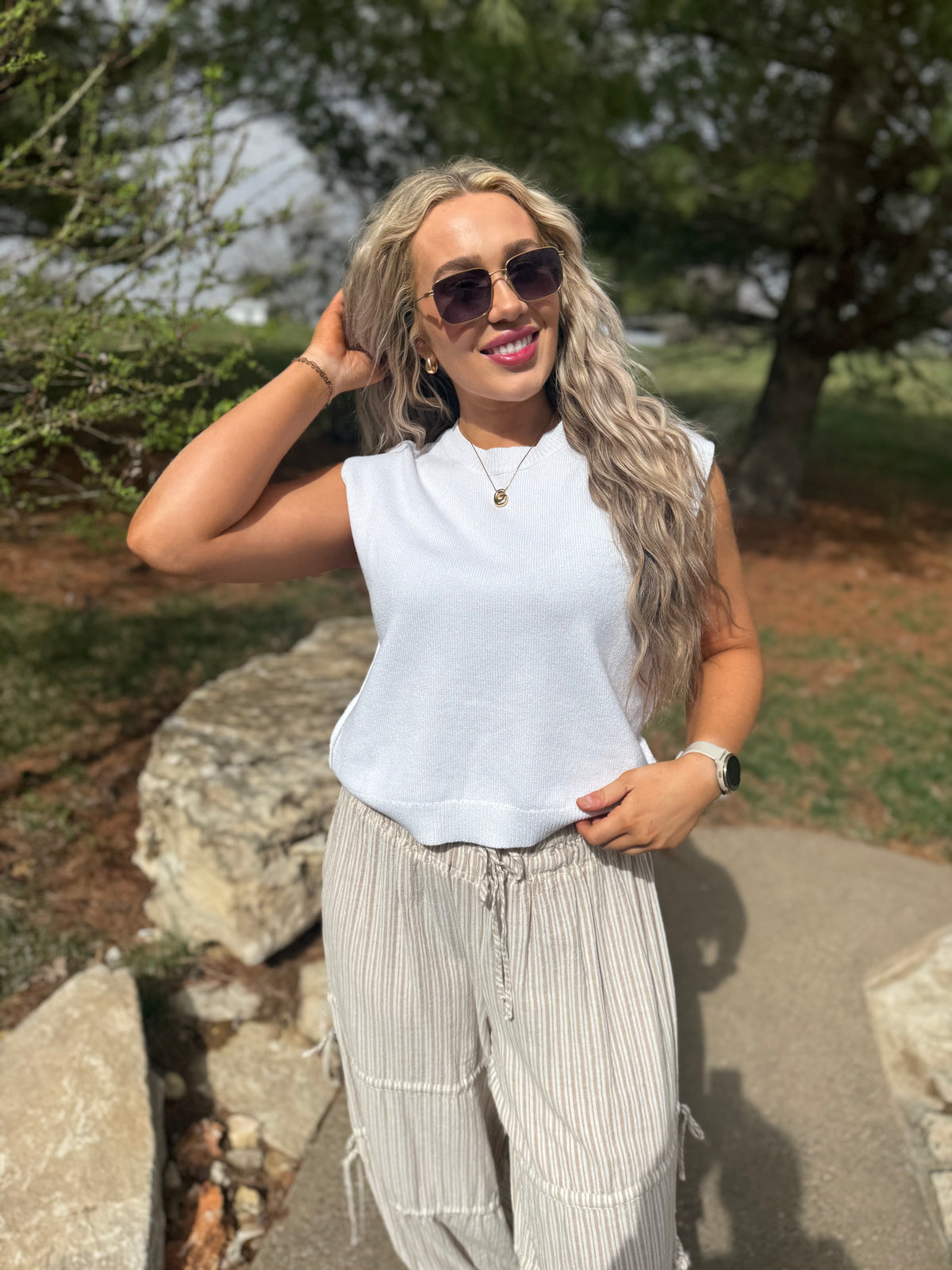 White Side Detail Sleeveless Sweater