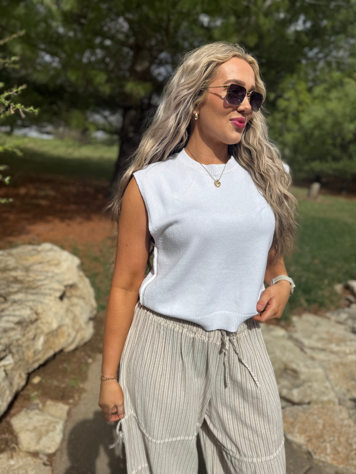 White Side Detail Sleeveless Sweater