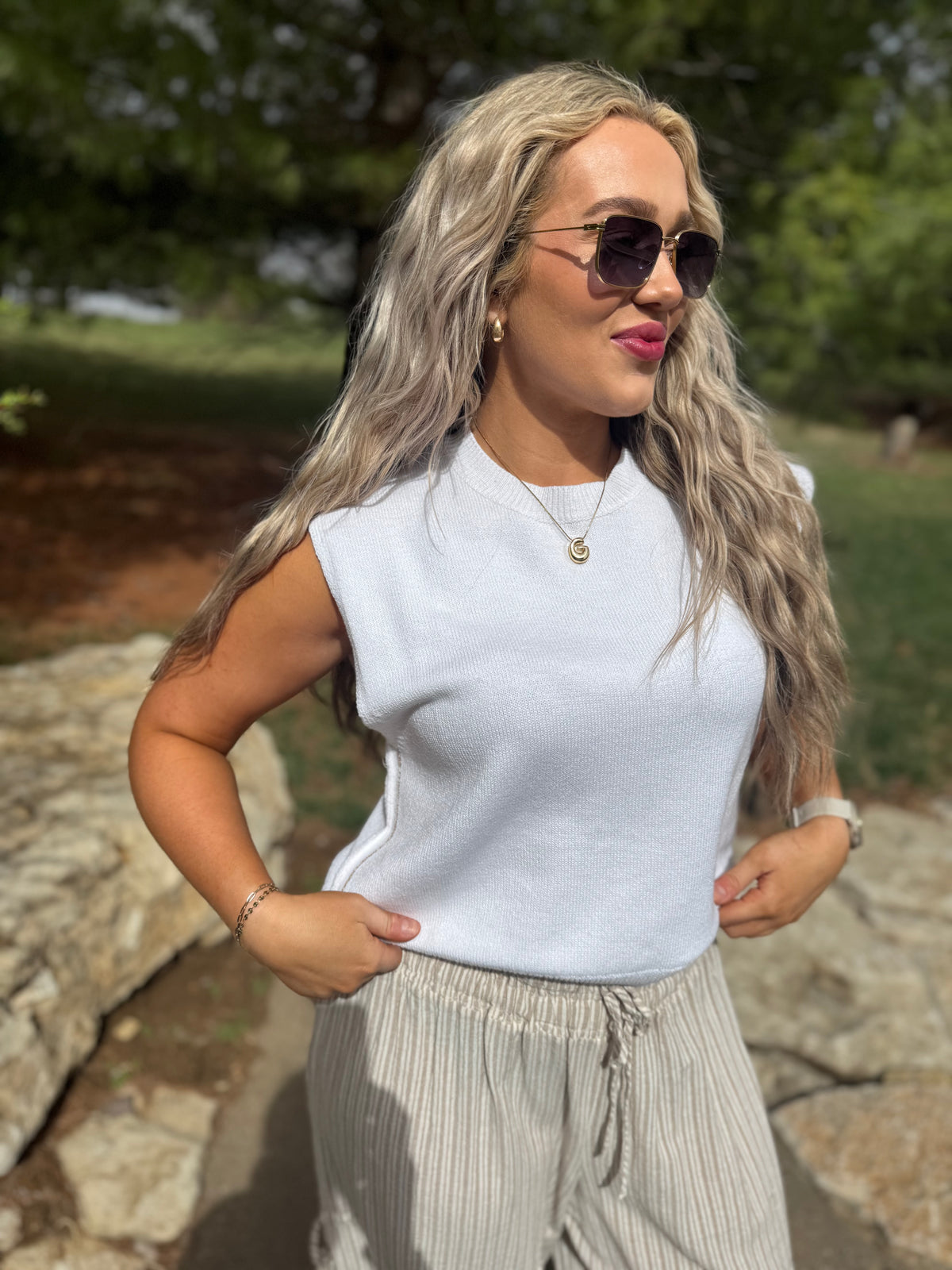White Side Detail Sleeveless Sweater