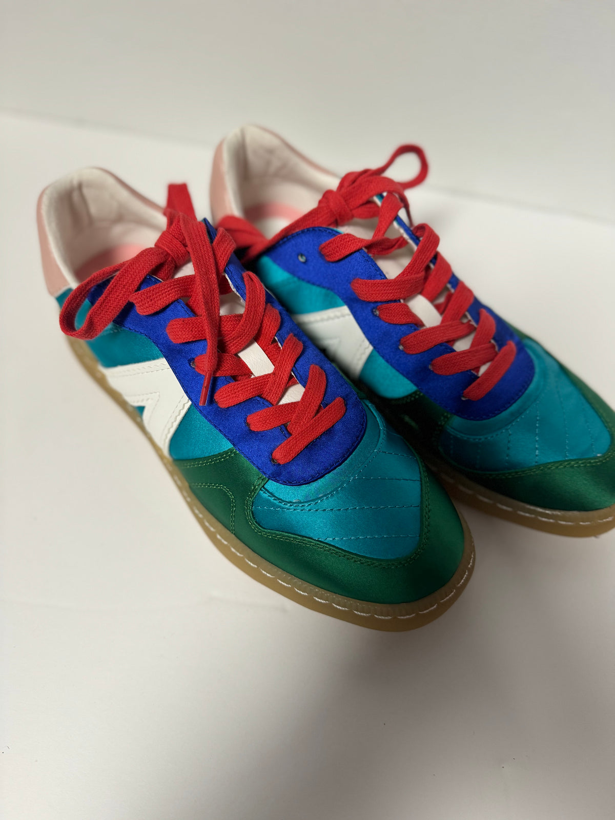 Mia Vesta Sneaker