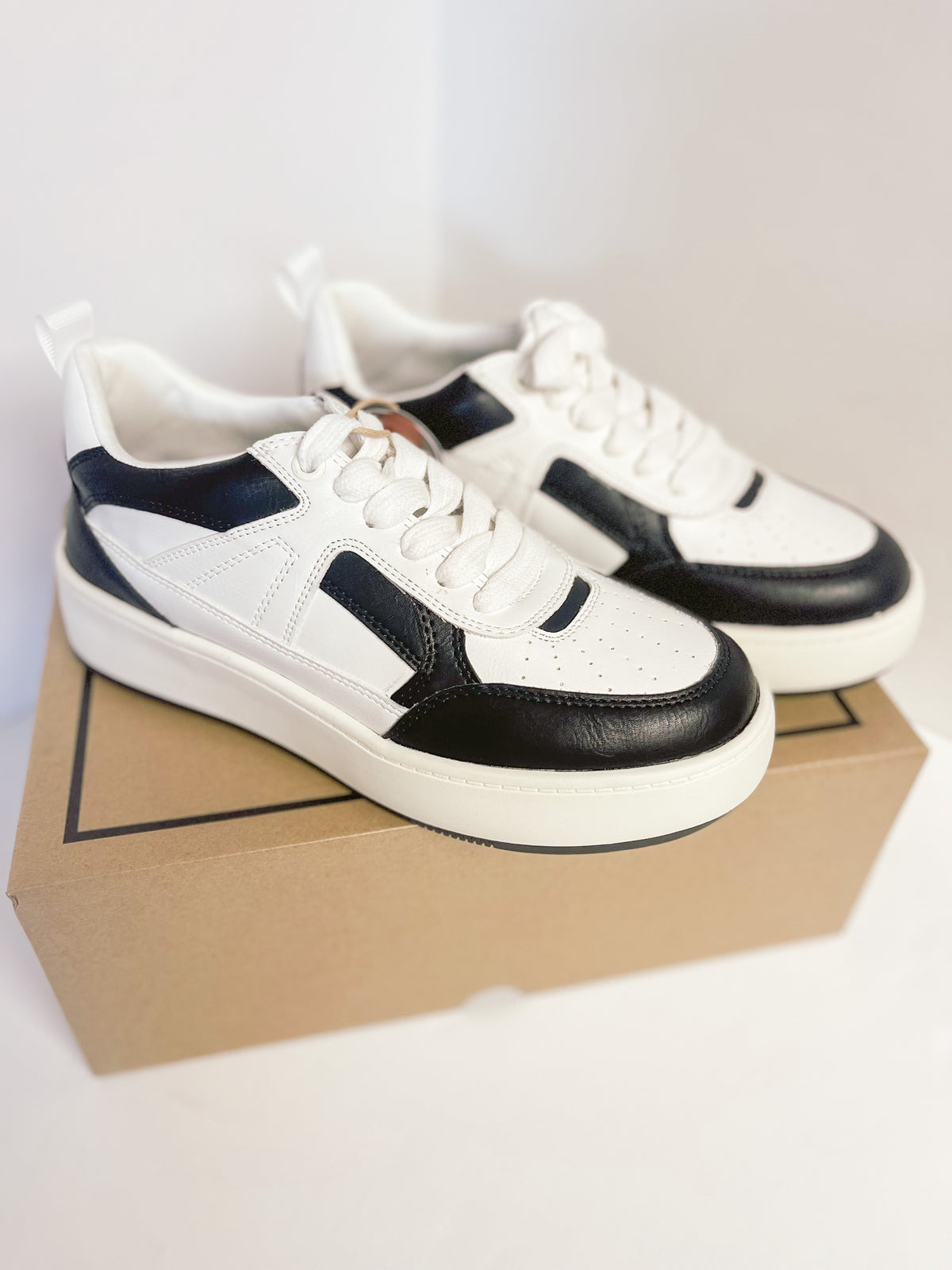 Mia Malta Sneaker in Dice