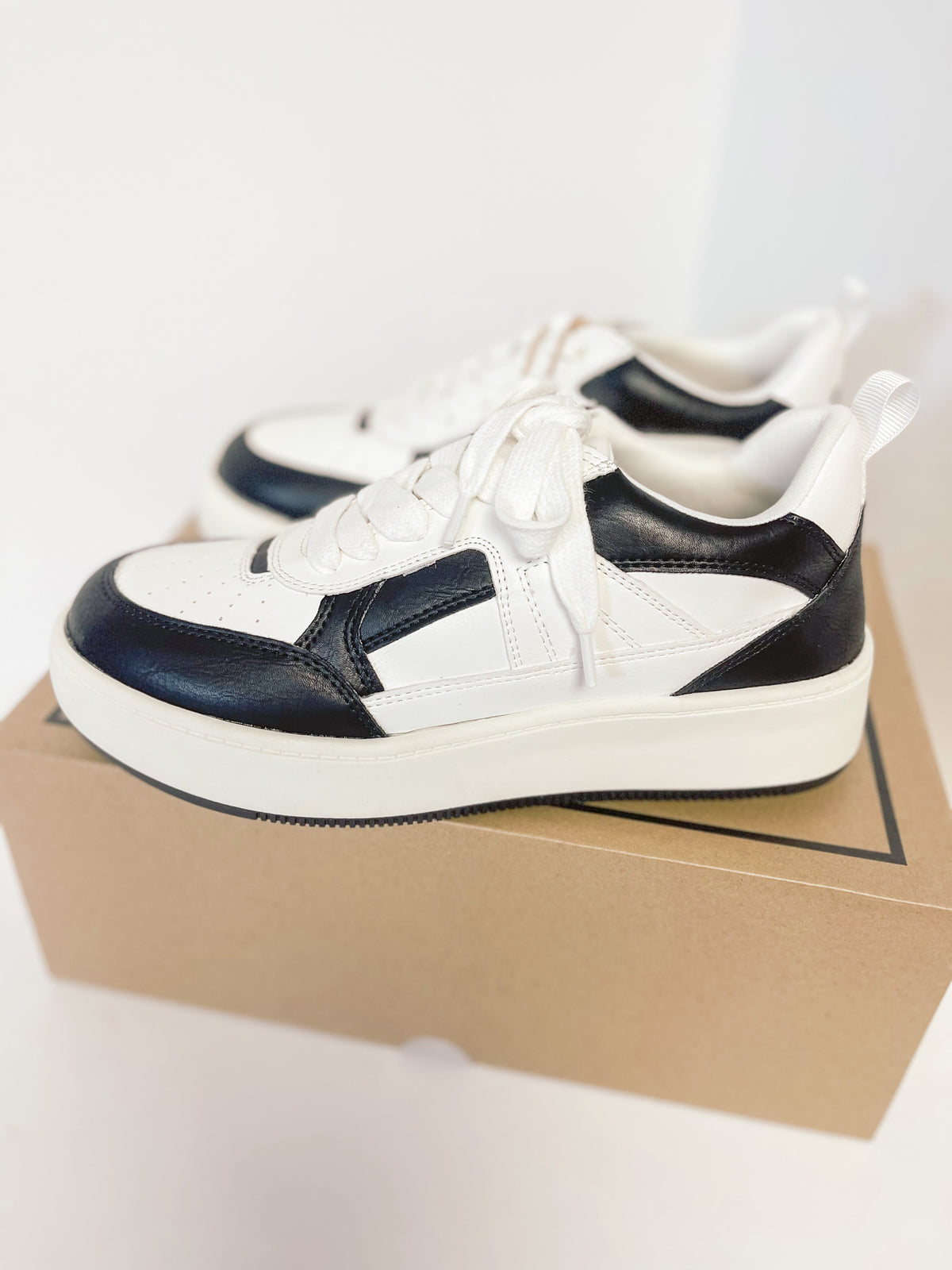 Mia Malta Sneaker in Dice