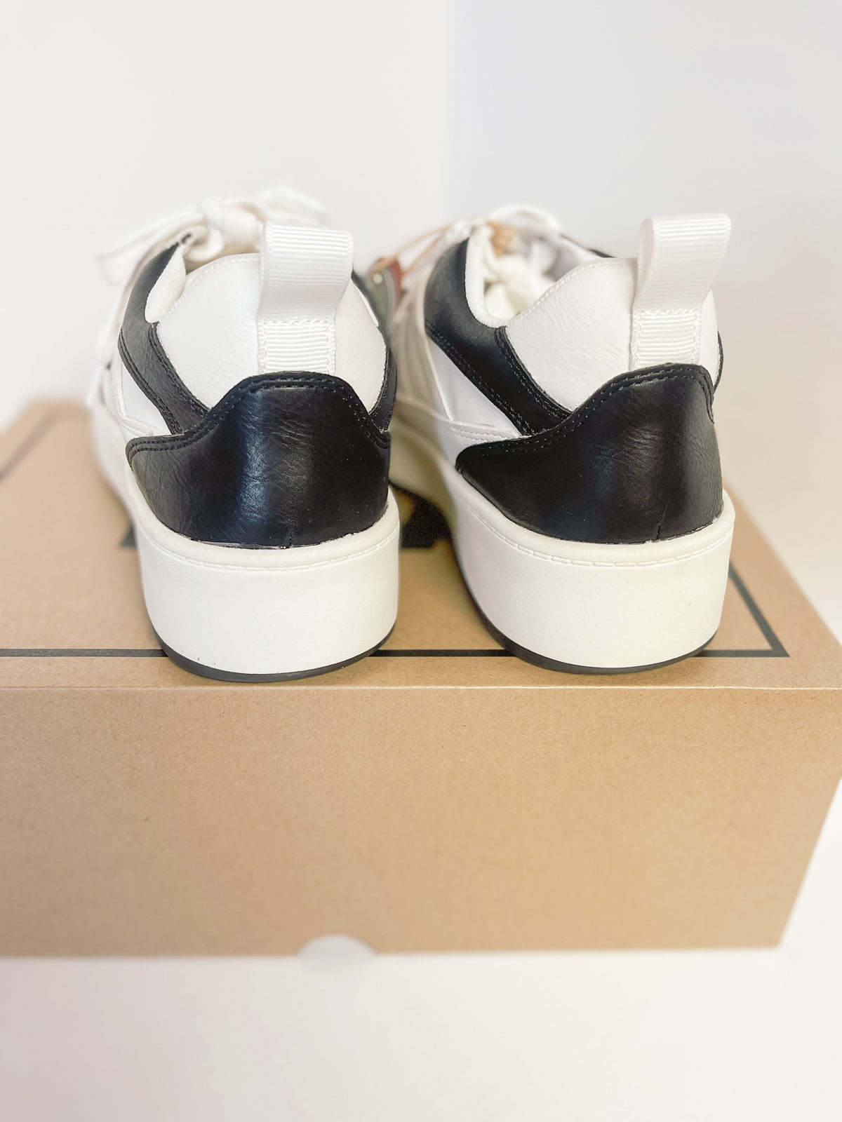 Mia Malta Sneaker in Dice