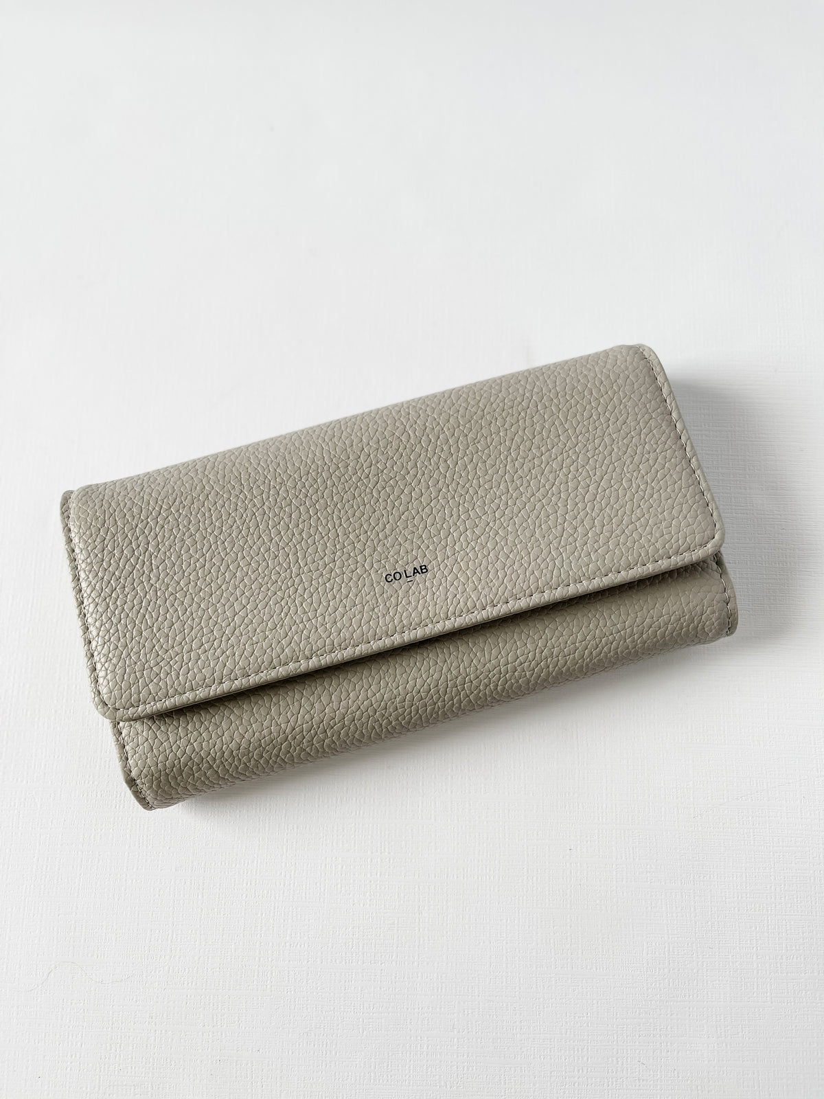 The Hollis Tri-Fold Wallet - Mouse