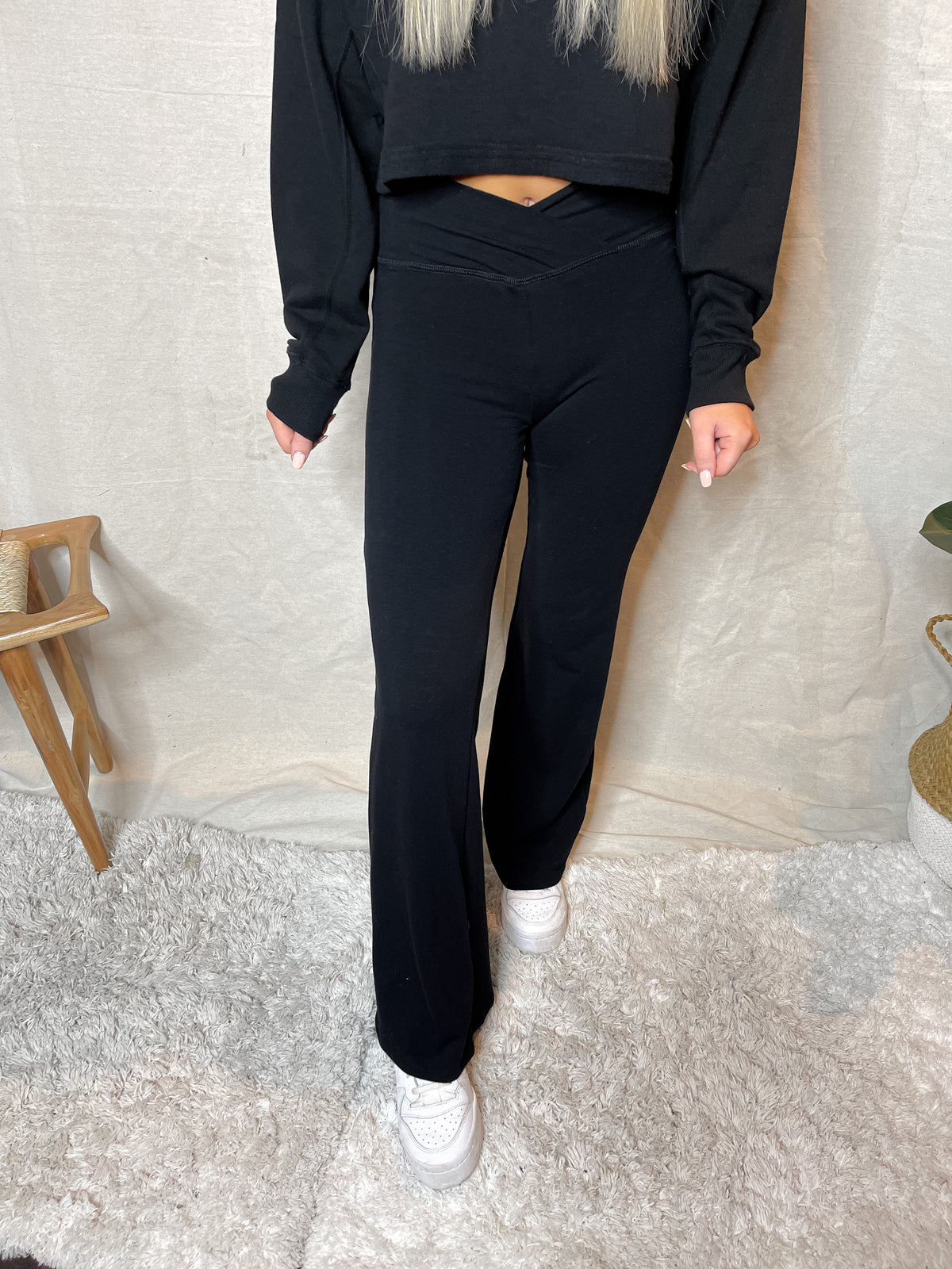 V-Shaped Waistband Flared Leggings