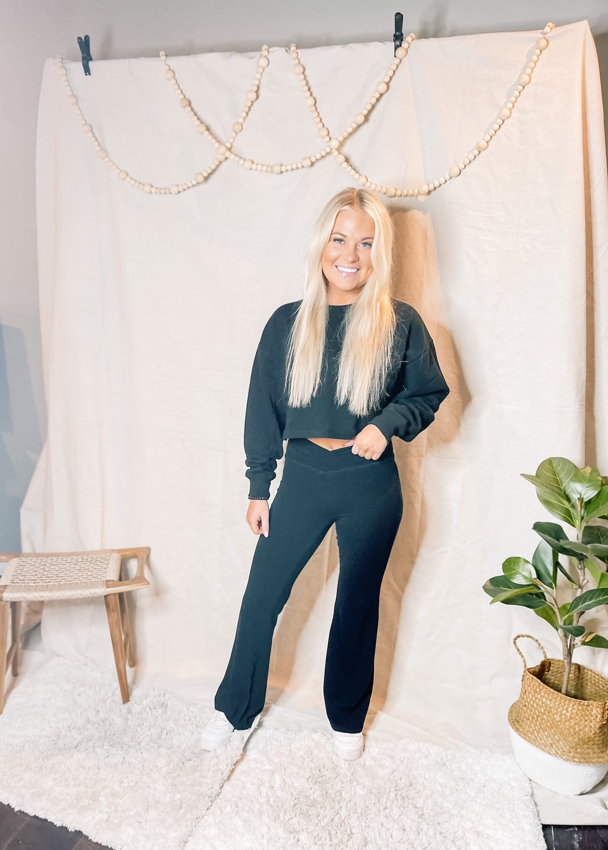 V-Shaped Waistband Flared Leggings