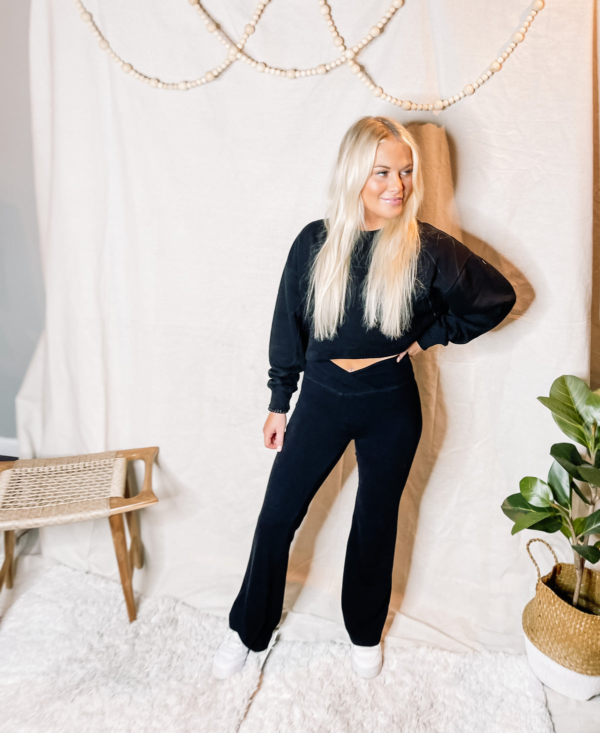 V-Shaped Waistband Flared Leggings