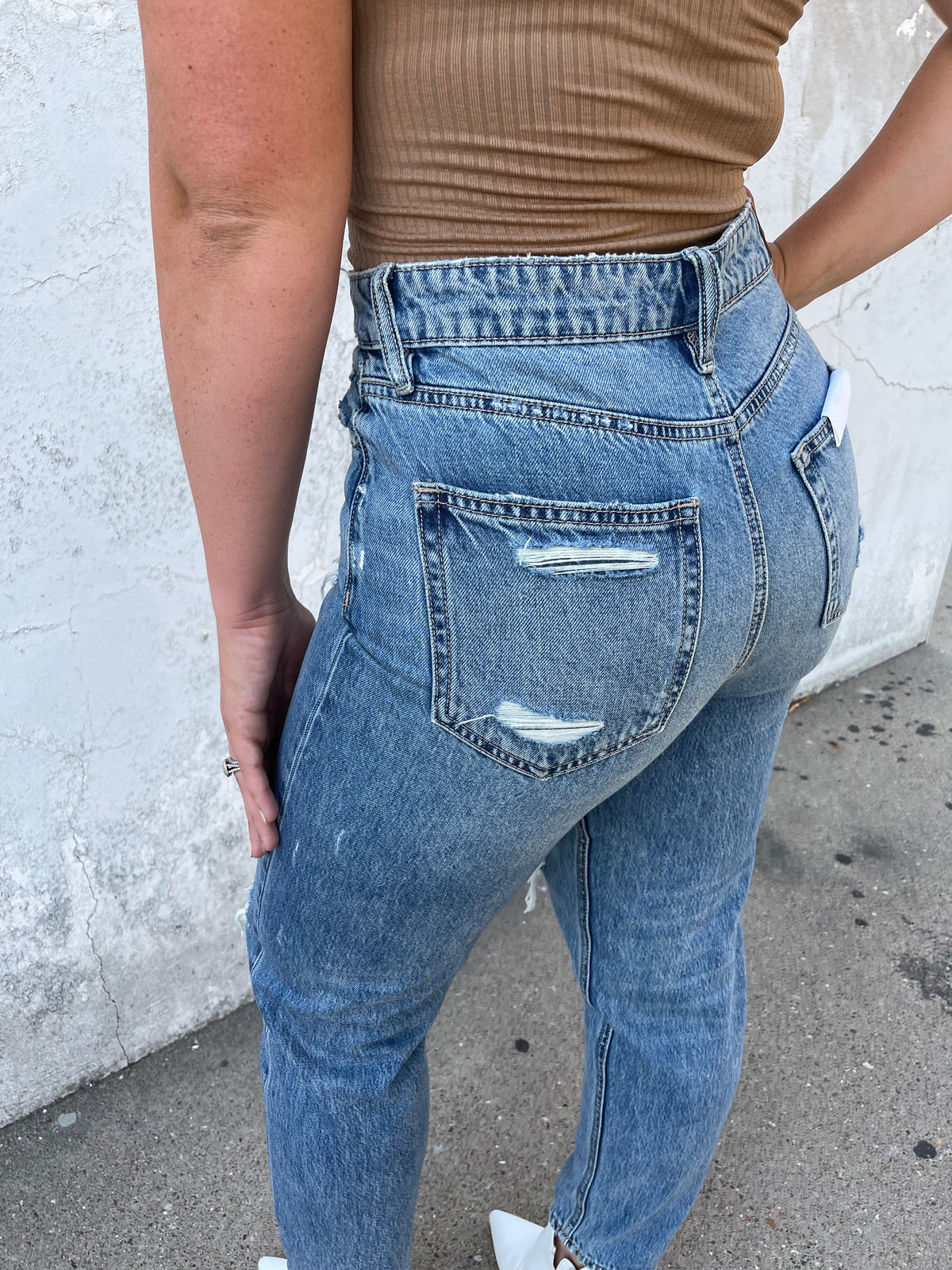Zoey Mom Twisted Seam Jean