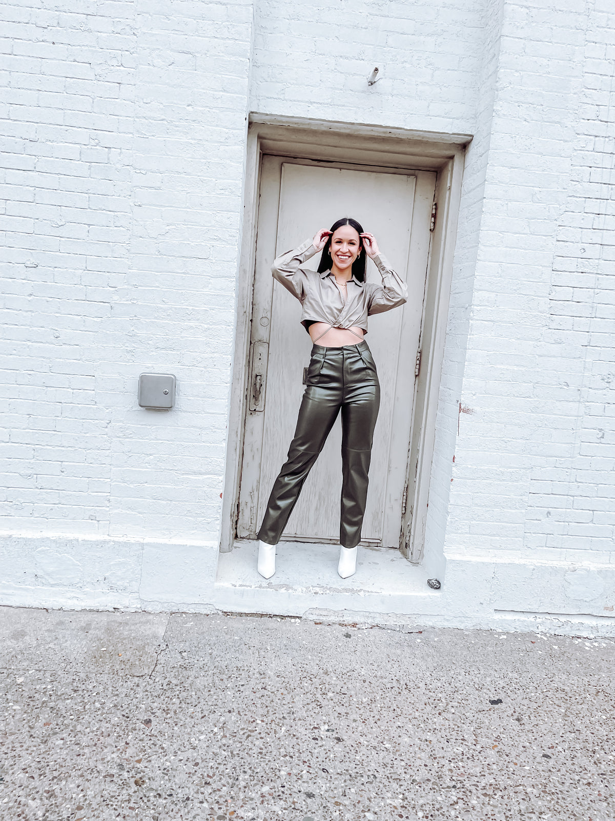Long Sleeve Tie Front Crop Top
