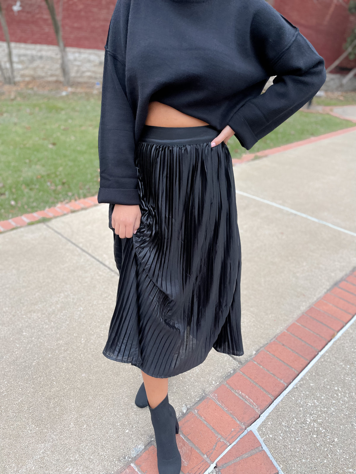 Lustrous Black Pleated Midi Skirt