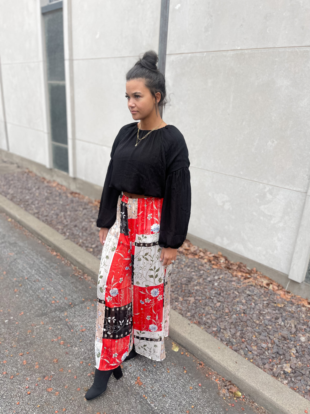 Black Cropped Round Neck Top