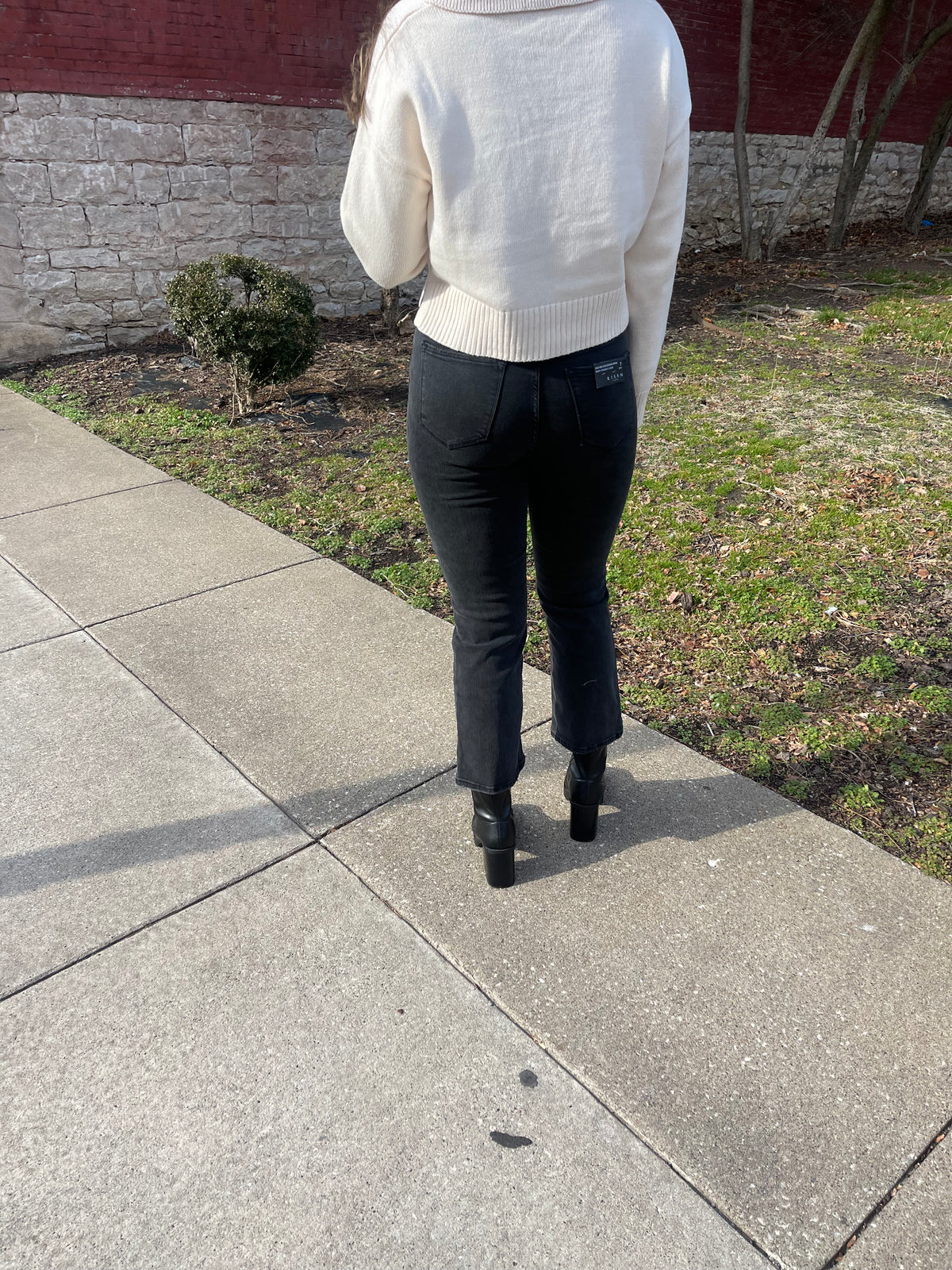 Side Zipper Cropped Straight Jean